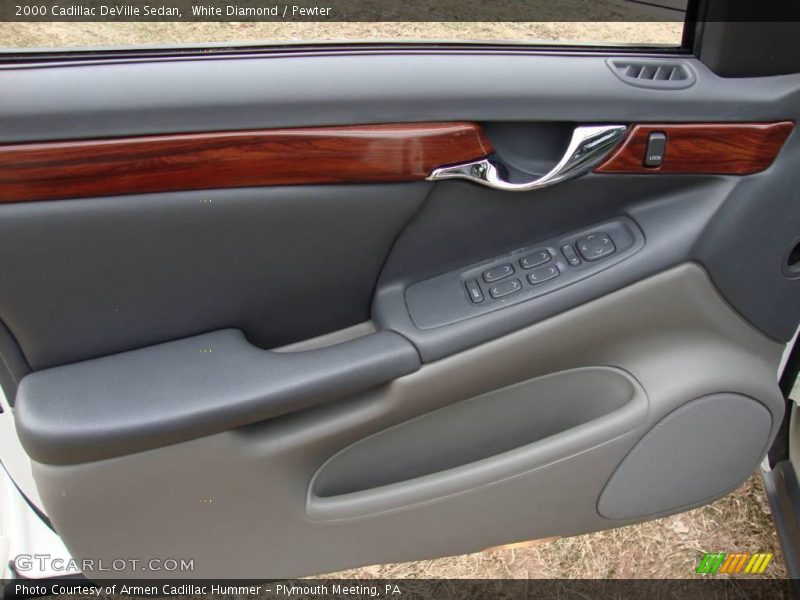White Diamond / Pewter 2000 Cadillac DeVille Sedan