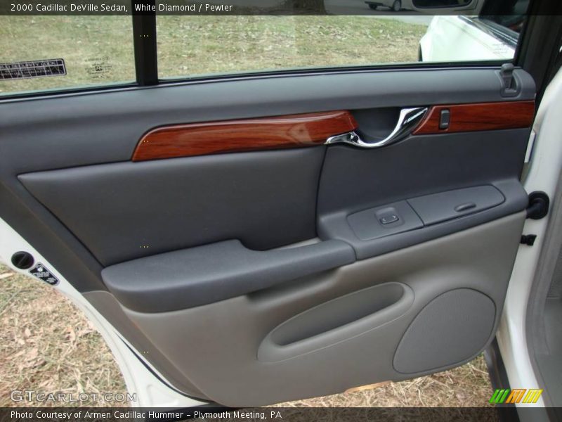 White Diamond / Pewter 2000 Cadillac DeVille Sedan