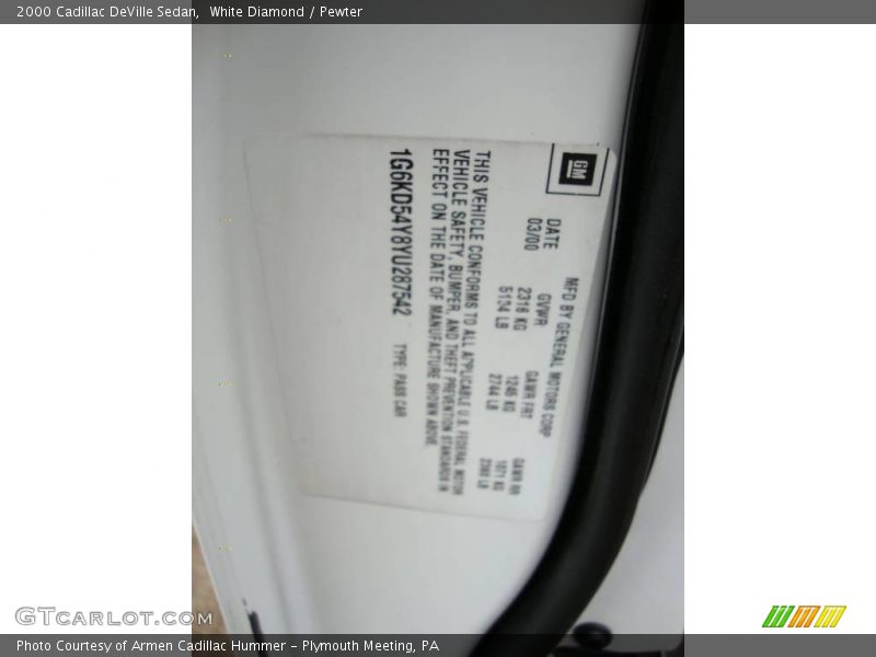 White Diamond / Pewter 2000 Cadillac DeVille Sedan