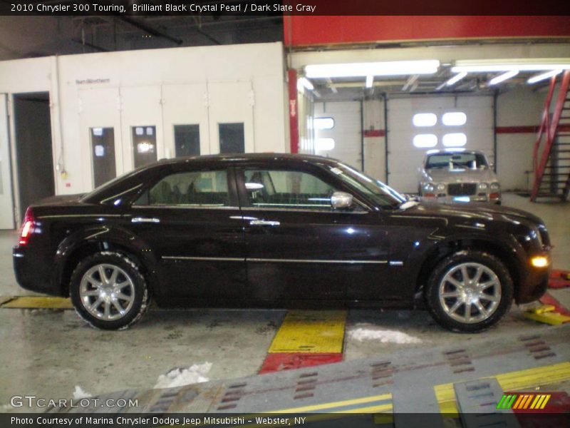 Brilliant Black Crystal Pearl / Dark Slate Gray 2010 Chrysler 300 Touring