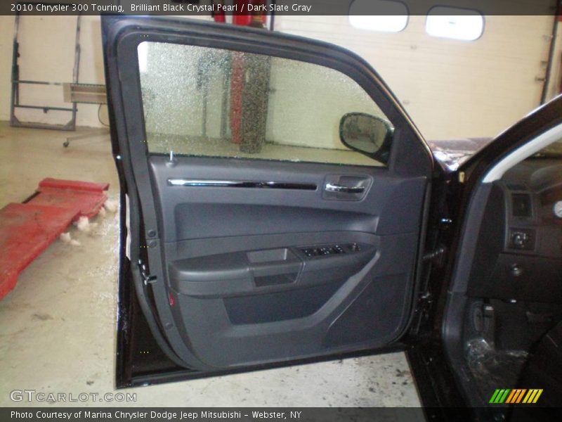 Brilliant Black Crystal Pearl / Dark Slate Gray 2010 Chrysler 300 Touring