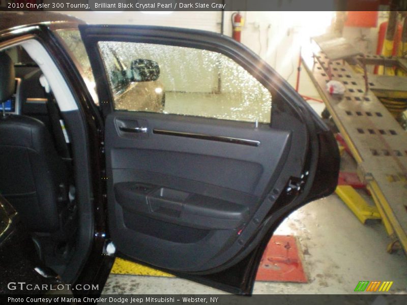 Brilliant Black Crystal Pearl / Dark Slate Gray 2010 Chrysler 300 Touring
