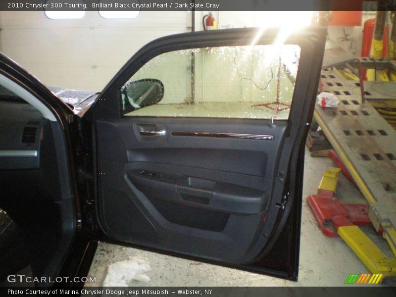 Brilliant Black Crystal Pearl / Dark Slate Gray 2010 Chrysler 300 Touring