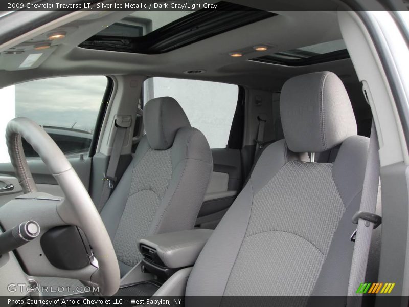 Silver Ice Metallic / Dark Gray/Light Gray 2009 Chevrolet Traverse LT