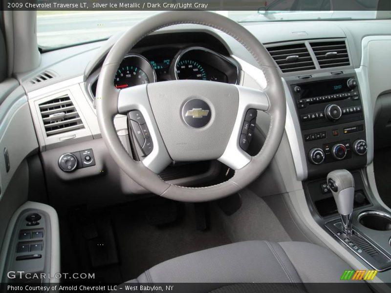 Silver Ice Metallic / Dark Gray/Light Gray 2009 Chevrolet Traverse LT