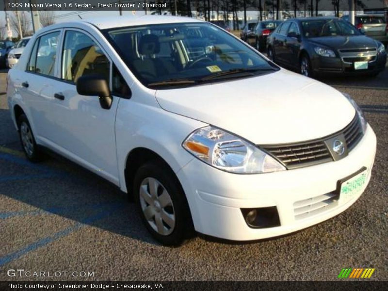Fresh Powder / Charcoal 2009 Nissan Versa 1.6 Sedan