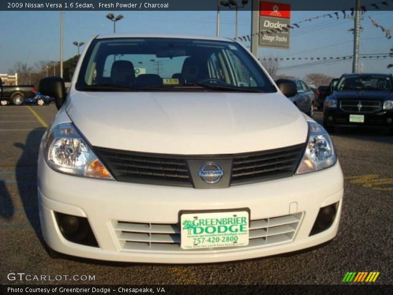 Fresh Powder / Charcoal 2009 Nissan Versa 1.6 Sedan