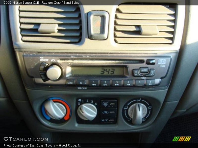 Radium Gray / Sand Beige 2002 Nissan Sentra GXE
