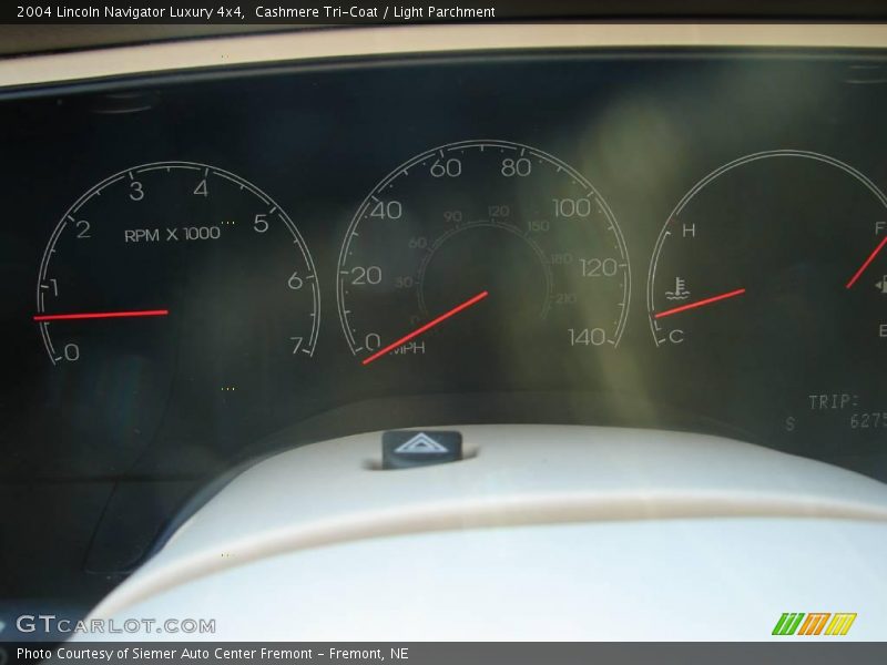 Cashmere Tri-Coat / Light Parchment 2004 Lincoln Navigator Luxury 4x4