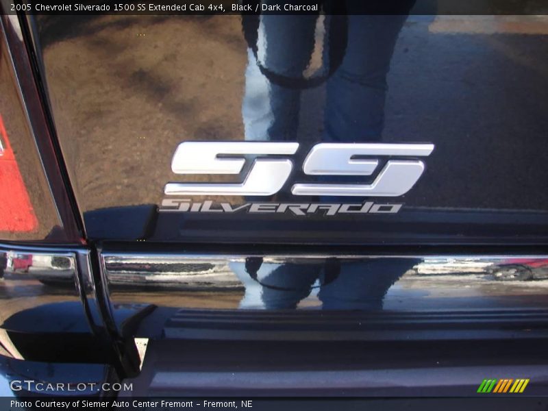 Black / Dark Charcoal 2005 Chevrolet Silverado 1500 SS Extended Cab 4x4