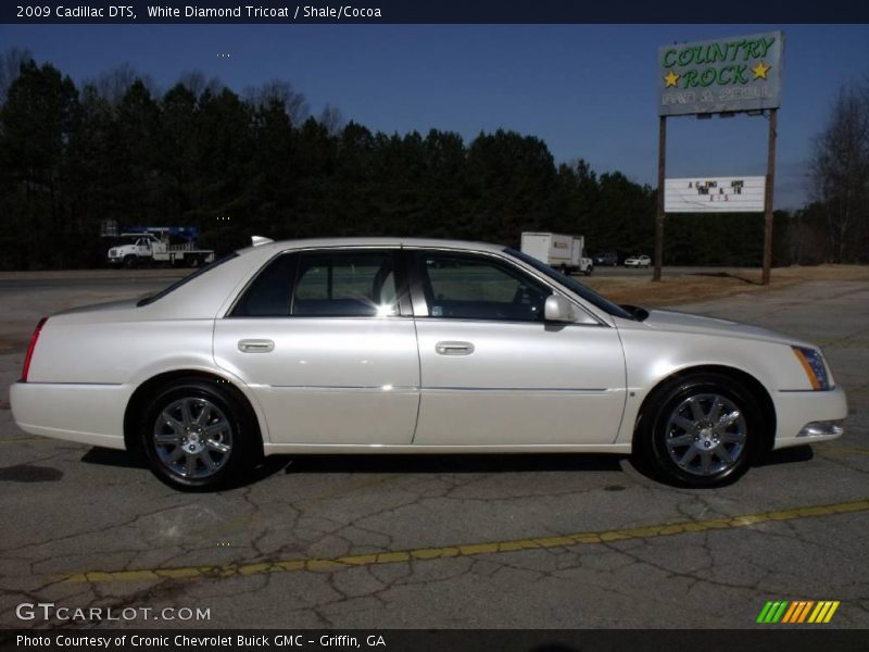 White Diamond Tricoat / Shale/Cocoa 2009 Cadillac DTS