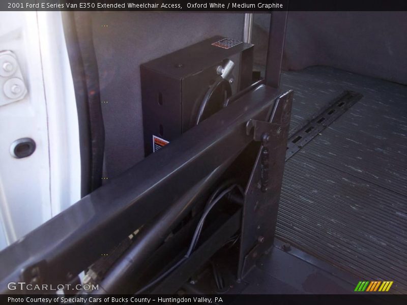 Oxford White / Medium Graphite 2001 Ford E Series Van E350 Extended Wheelchair Access