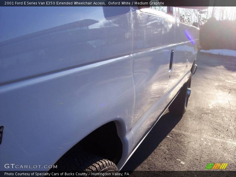 Oxford White / Medium Graphite 2001 Ford E Series Van E350 Extended Wheelchair Access