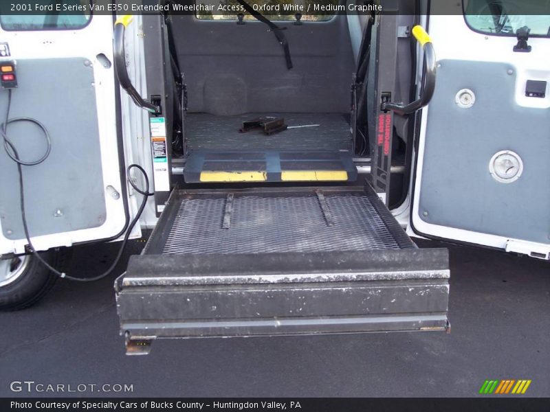Oxford White / Medium Graphite 2001 Ford E Series Van E350 Extended Wheelchair Access