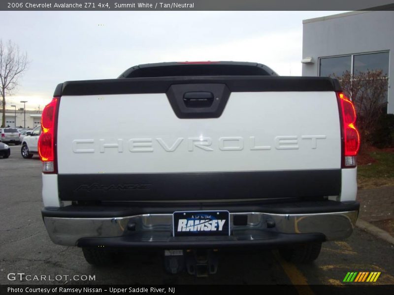 Summit White / Tan/Neutral 2006 Chevrolet Avalanche Z71 4x4