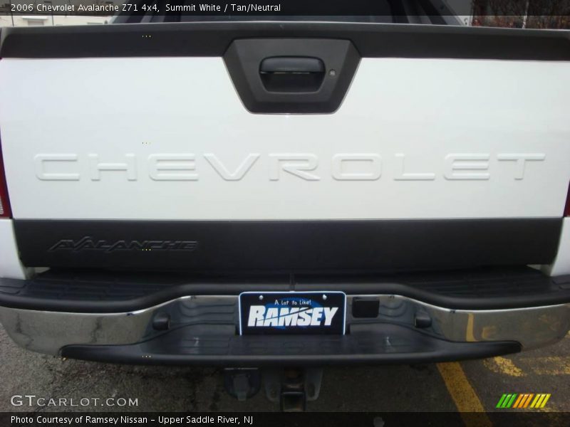 Summit White / Tan/Neutral 2006 Chevrolet Avalanche Z71 4x4