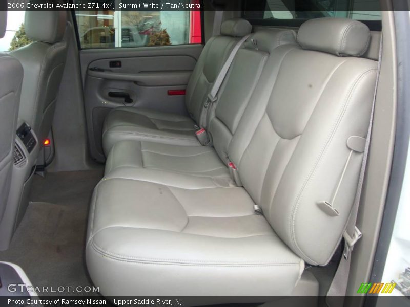 Summit White / Tan/Neutral 2006 Chevrolet Avalanche Z71 4x4