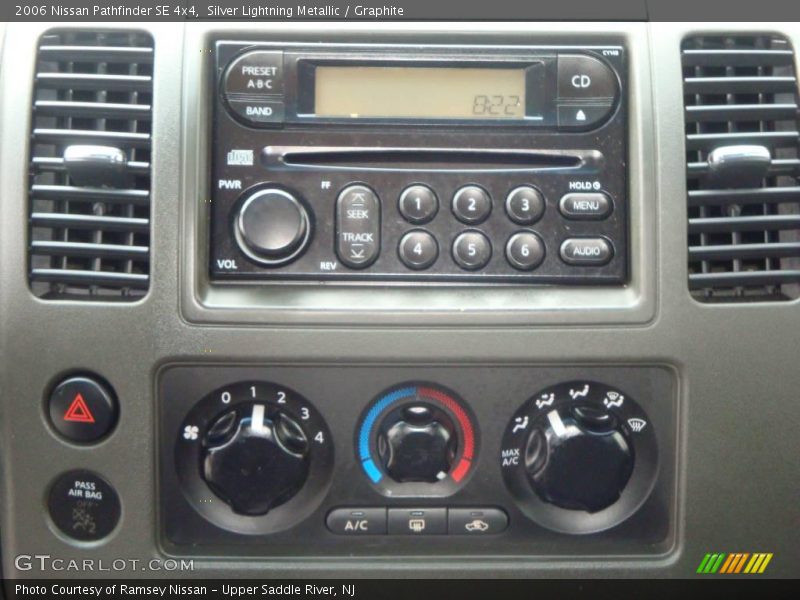 Silver Lightning Metallic / Graphite 2006 Nissan Pathfinder SE 4x4