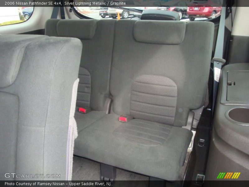 Silver Lightning Metallic / Graphite 2006 Nissan Pathfinder SE 4x4