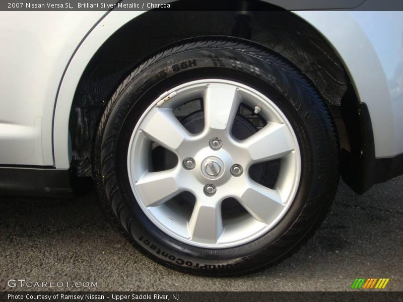Brilliant Silver Metallic / Charcoal 2007 Nissan Versa SL