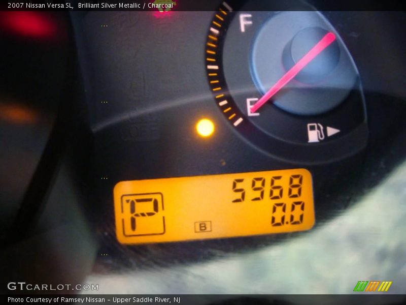 Brilliant Silver Metallic / Charcoal 2007 Nissan Versa SL