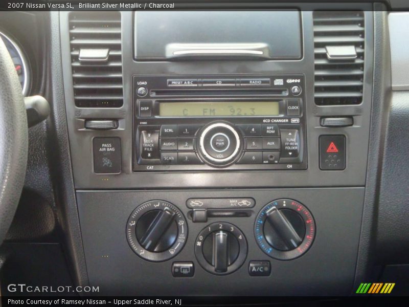 Brilliant Silver Metallic / Charcoal 2007 Nissan Versa SL