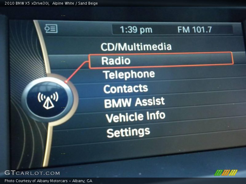 Alpine White / Sand Beige 2010 BMW X5 xDrive30i