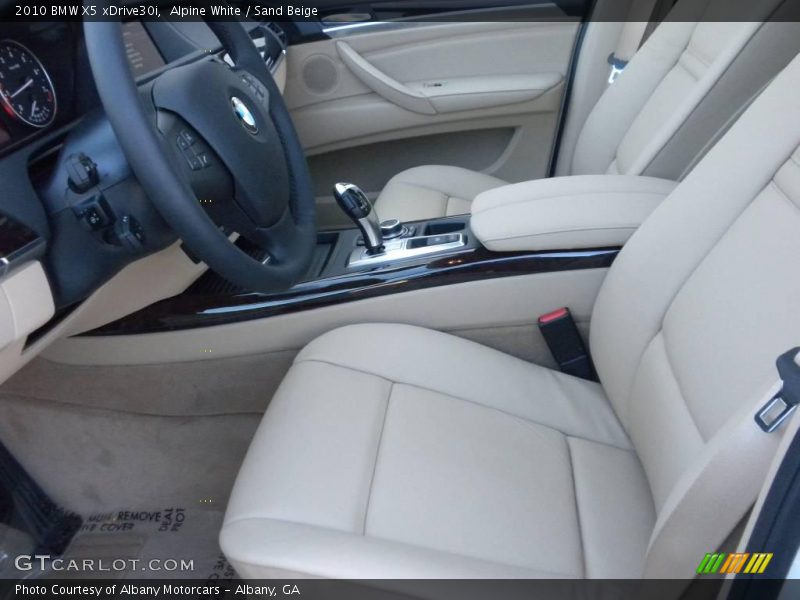 Alpine White / Sand Beige 2010 BMW X5 xDrive30i