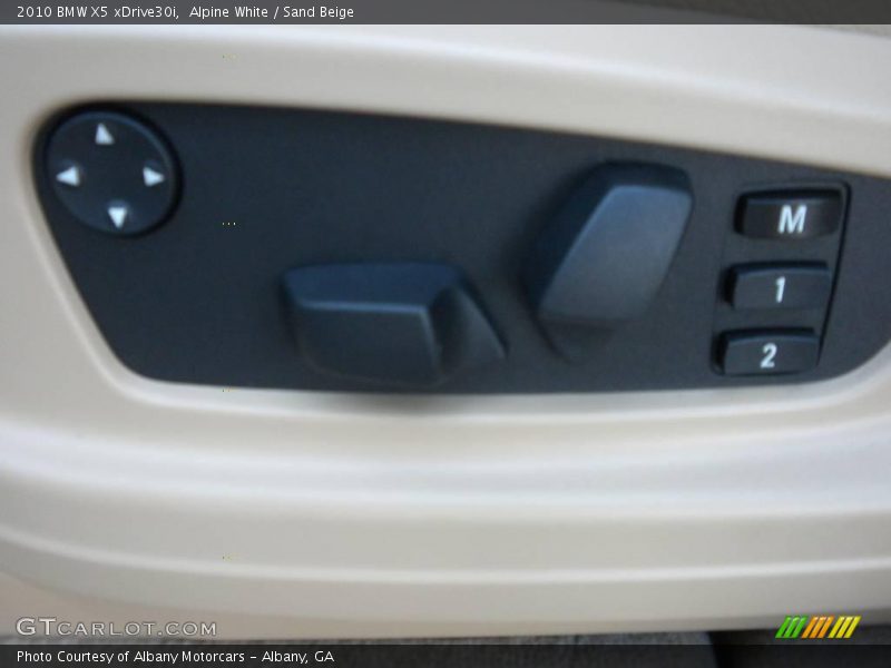 Alpine White / Sand Beige 2010 BMW X5 xDrive30i