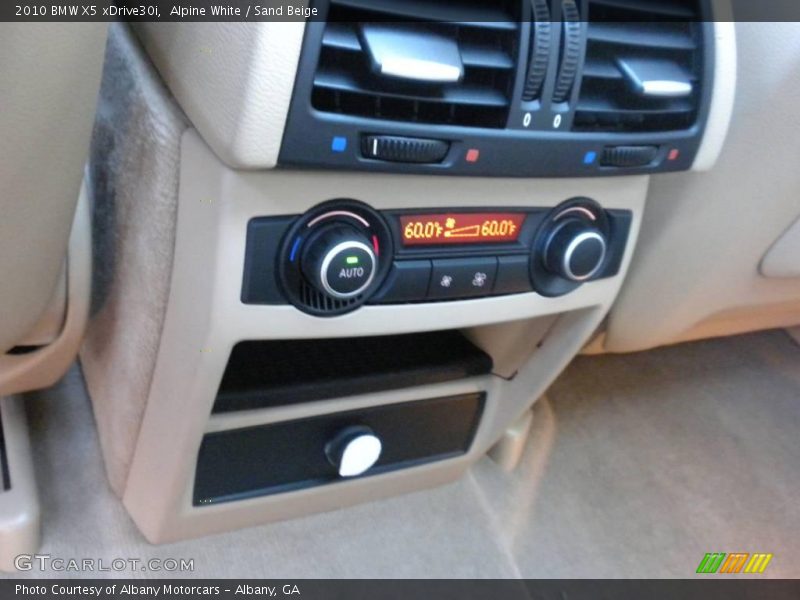 Alpine White / Sand Beige 2010 BMW X5 xDrive30i