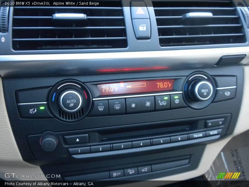 Alpine White / Sand Beige 2010 BMW X5 xDrive30i