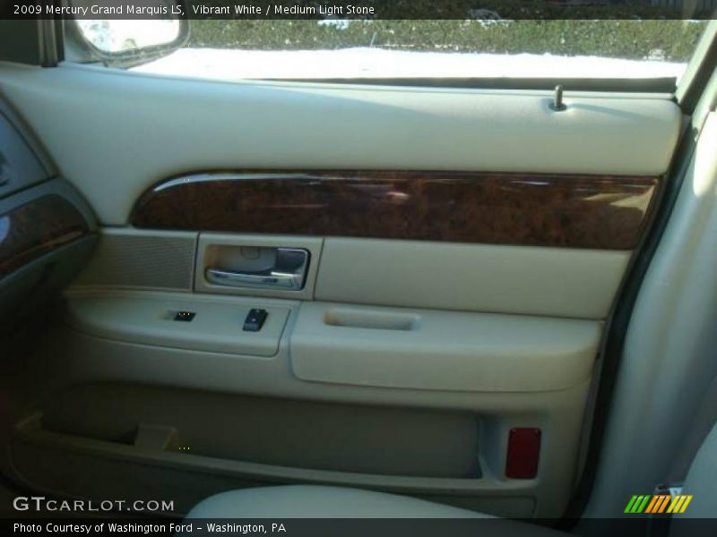 Vibrant White / Medium Light Stone 2009 Mercury Grand Marquis LS