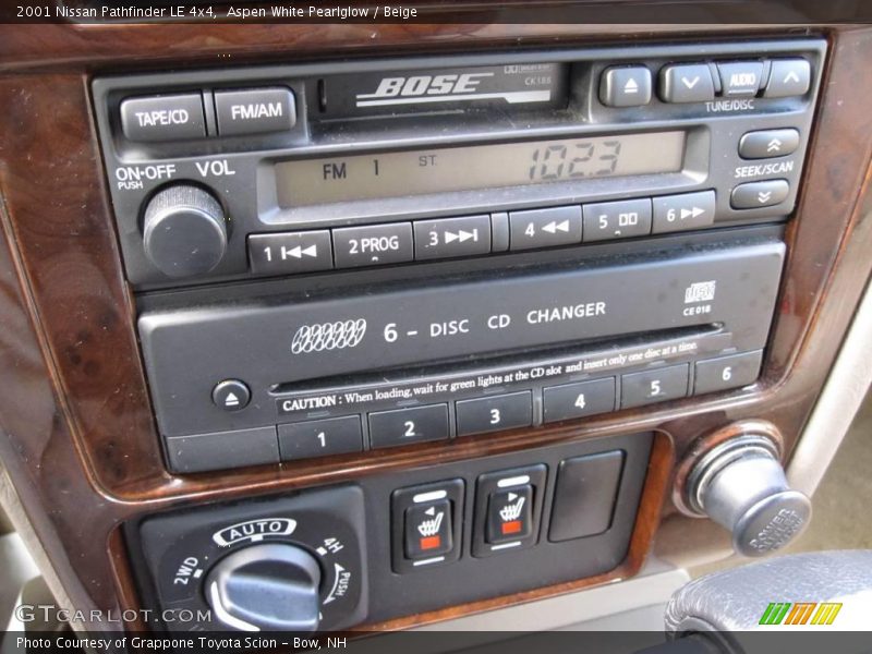 Aspen White Pearlglow / Beige 2001 Nissan Pathfinder LE 4x4