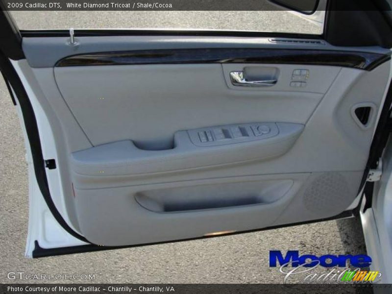 White Diamond Tricoat / Shale/Cocoa 2009 Cadillac DTS