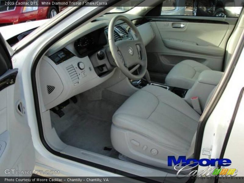 White Diamond Tricoat / Shale/Cocoa 2009 Cadillac DTS
