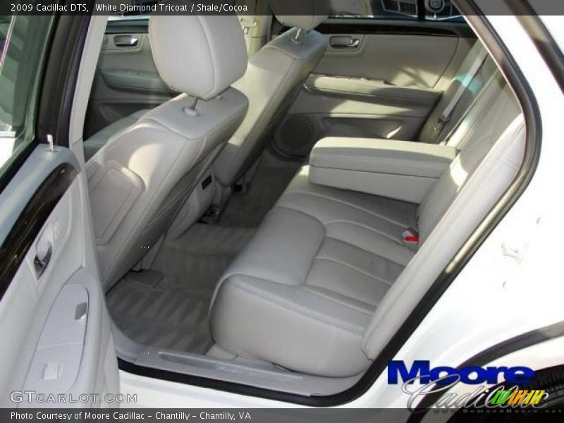 White Diamond Tricoat / Shale/Cocoa 2009 Cadillac DTS