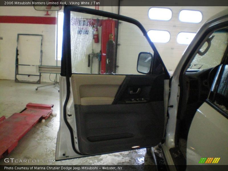 Viking White / Tan 2006 Mitsubishi Montero Limited 4x4