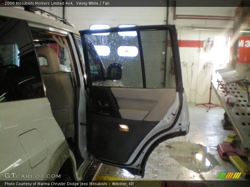 Viking White / Tan 2006 Mitsubishi Montero Limited 4x4