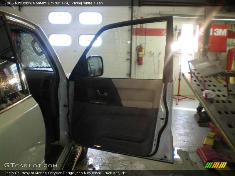 Viking White / Tan 2006 Mitsubishi Montero Limited 4x4