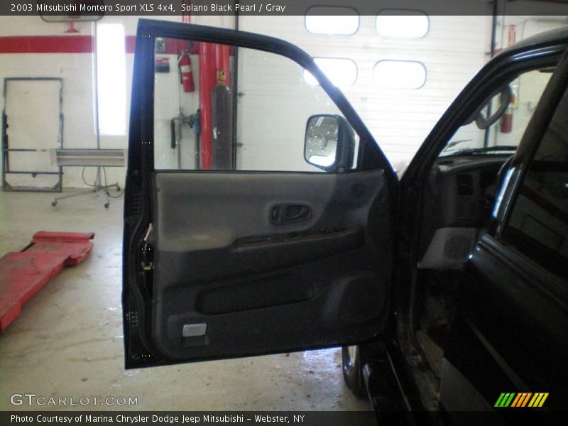Solano Black Pearl / Gray 2003 Mitsubishi Montero Sport XLS 4x4