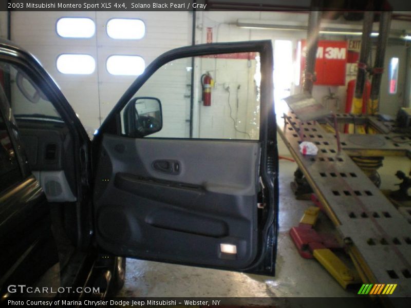 Solano Black Pearl / Gray 2003 Mitsubishi Montero Sport XLS 4x4