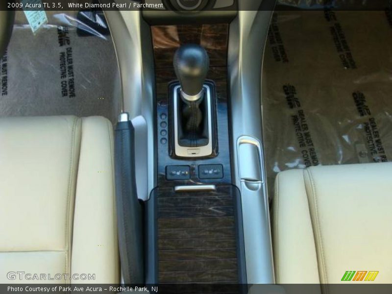 White Diamond Pearl / Parchment 2009 Acura TL 3.5