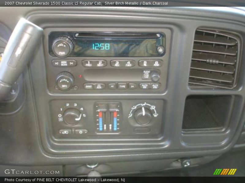 Silver Birch Metallic / Dark Charcoal 2007 Chevrolet Silverado 1500 Classic LS Regular Cab