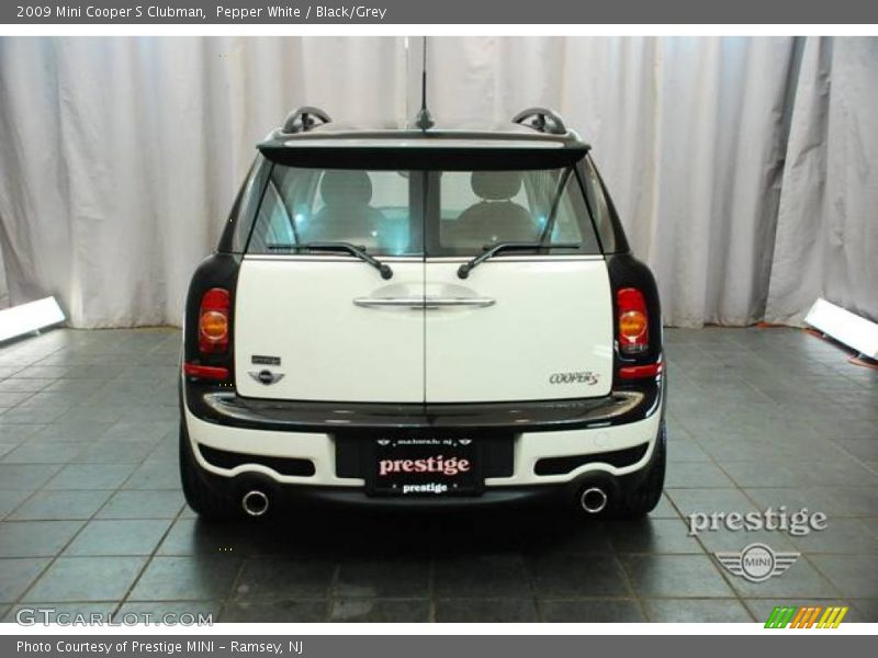 Pepper White / Black/Grey 2009 Mini Cooper S Clubman