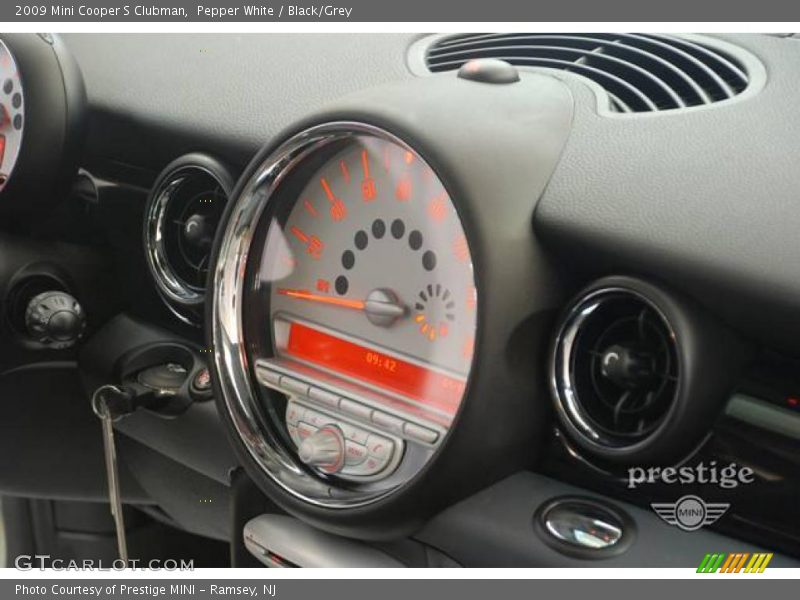 Pepper White / Black/Grey 2009 Mini Cooper S Clubman