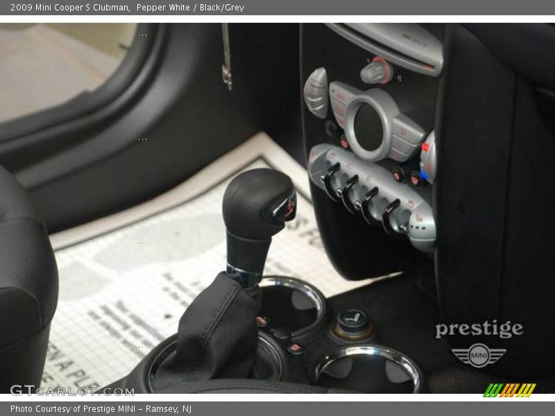 Pepper White / Black/Grey 2009 Mini Cooper S Clubman