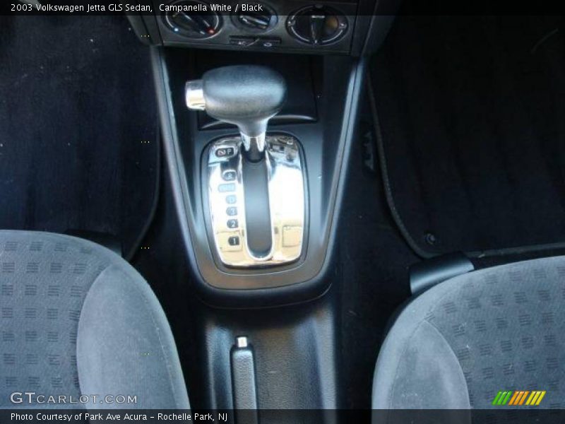 Campanella White / Black 2003 Volkswagen Jetta GLS Sedan