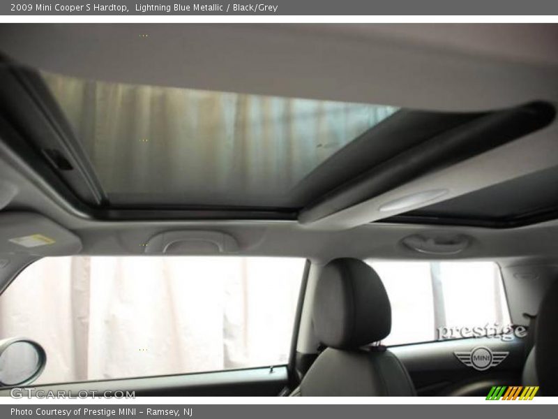 Lightning Blue Metallic / Black/Grey 2009 Mini Cooper S Hardtop
