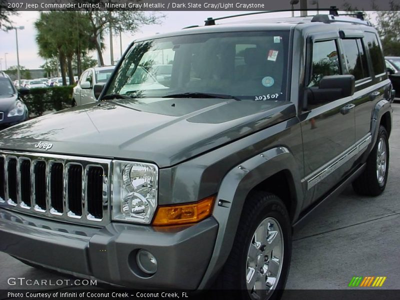 Mineral Gray Metallic / Dark Slate Gray/Light Graystone 2007 Jeep Commander Limited
