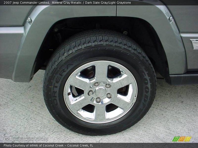 Mineral Gray Metallic / Dark Slate Gray/Light Graystone 2007 Jeep Commander Limited